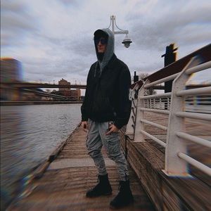 Meet your Posher, Alden